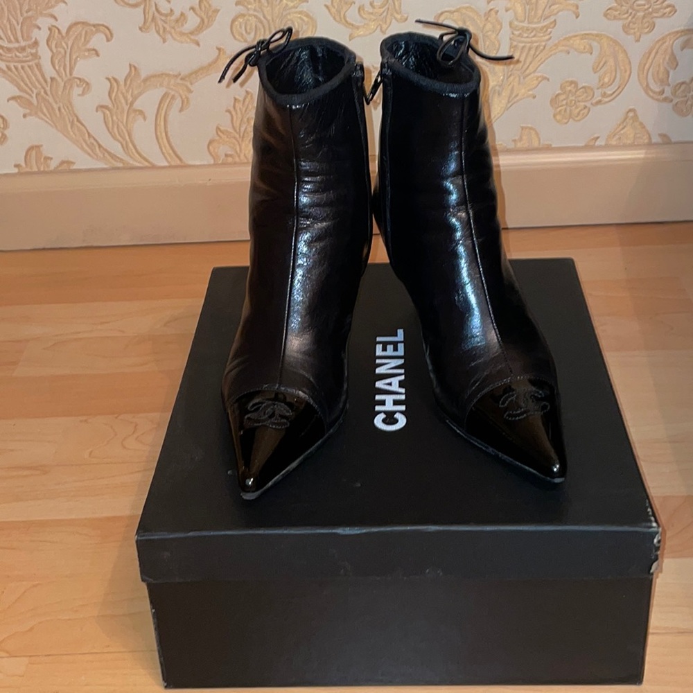 Gorgeous Chanel booties size 9